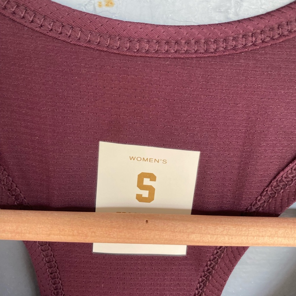 Tracksmith session tank Size Small - image 3